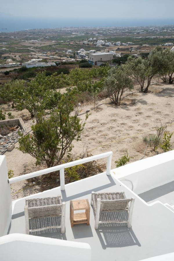 Blue White Hotel